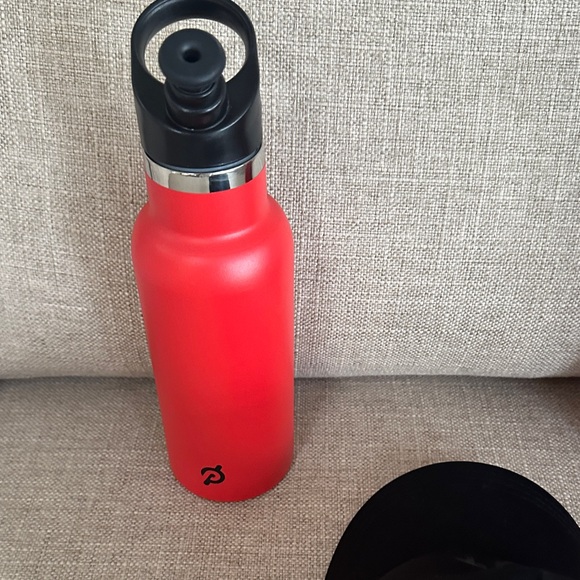 Peloton Black Hat and Vibrant Red Bottles - Picture 4 of 4